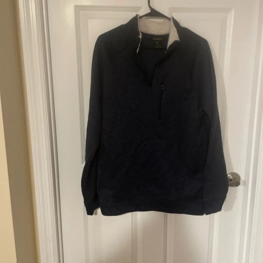 Men's Dark Gray Quarter-Zip Sweater with Sherpa-Lined Collar